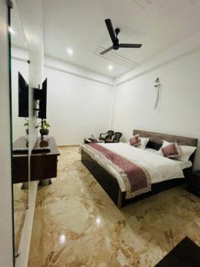 RAVINDRA GEETA Inn